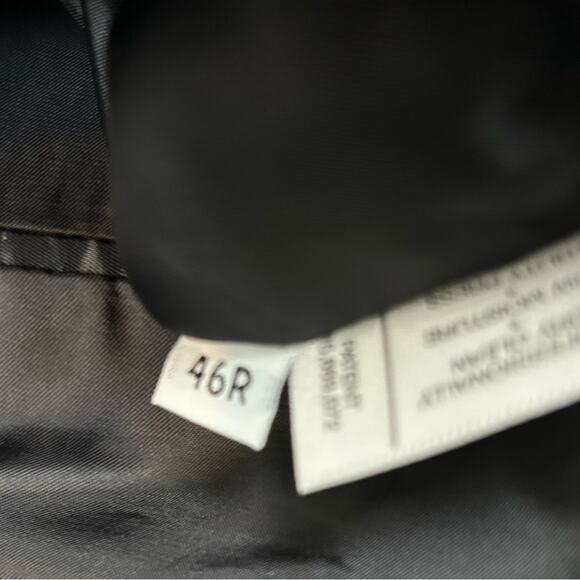 Hart Schaffner Marx Jacket Mens Size 46R Black PinStripe 2 Buttons Business - Picture 3 of 9